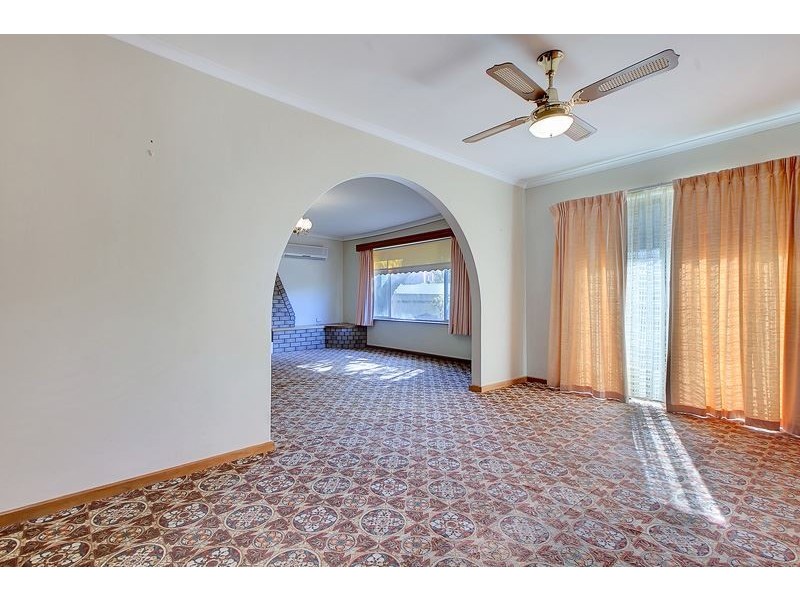 15 Regent Street, Moana SA 5169