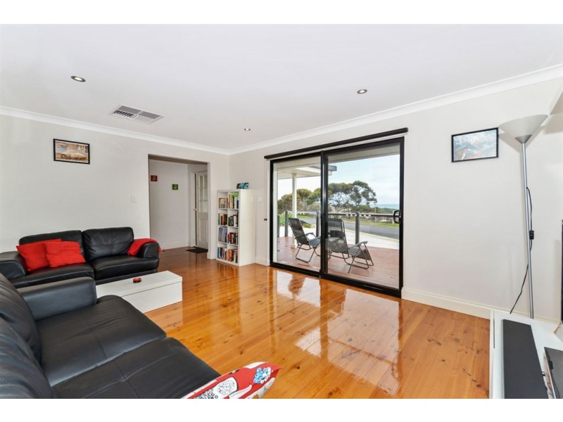 2 Minnipa Drive, Hallett Cove SA 5158