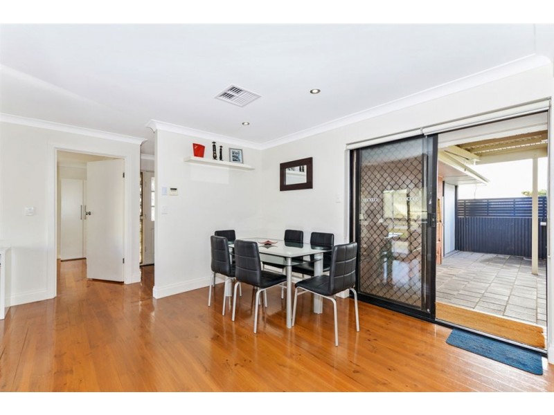 2 Minnipa Drive, Hallett Cove SA 5158