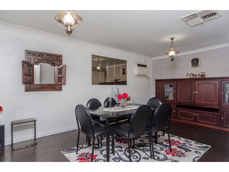 17 Suzanne Avenue, Morphett Vale SA 5162