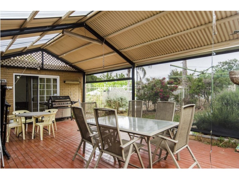 17 Suzanne Avenue, Morphett Vale SA 5162