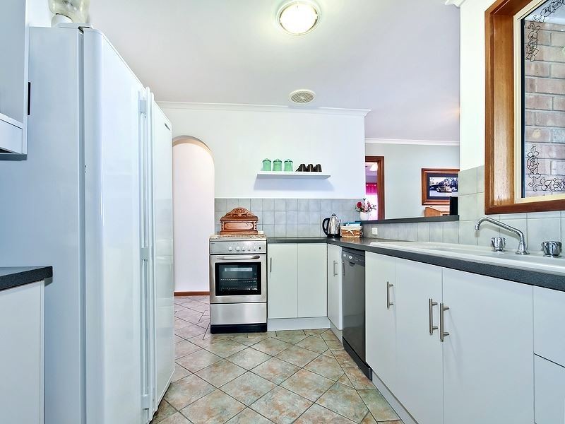 13 St Georges Court, Morphett Vale SA 5162