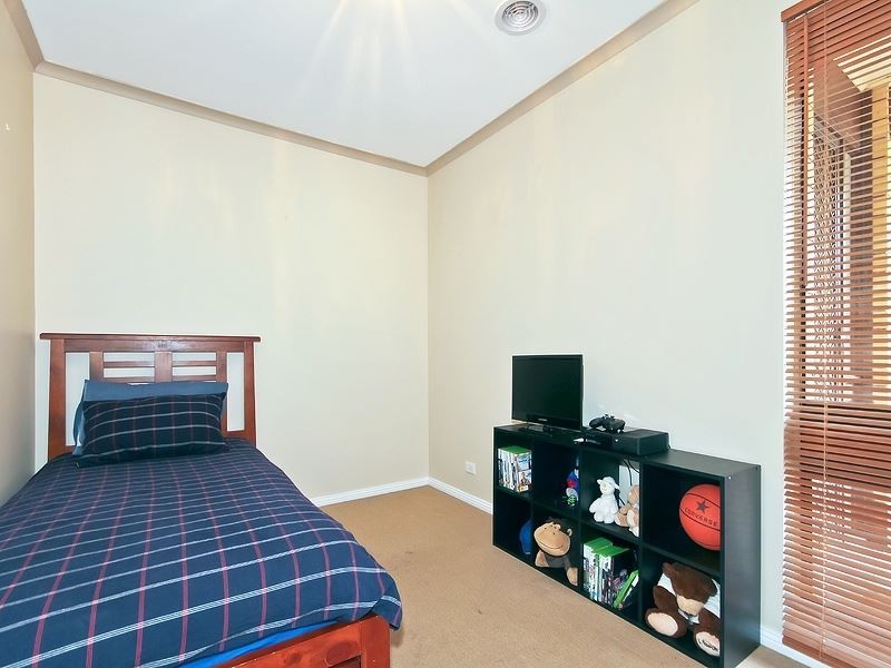 5 Jade Crescent, Happy Valley SA 5159