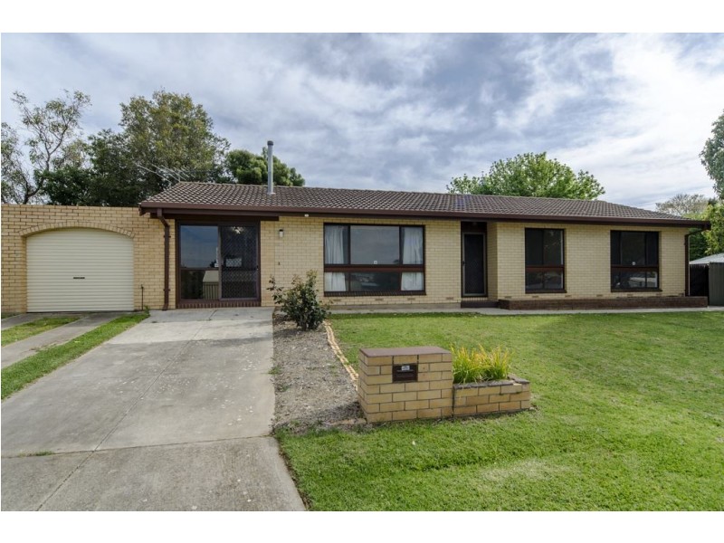 1 Chilcomb Drive, Huntfield Heights SA 5163