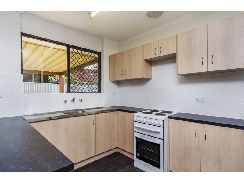 1 Chilcomb Drive, Huntfield Heights SA 5163