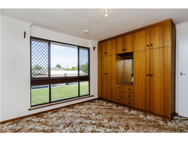 1 Chilcomb Drive, Huntfield Heights SA 5163