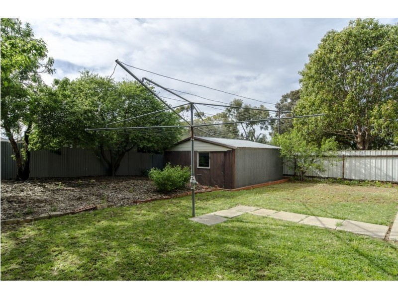 1 Chilcomb Drive, Huntfield Heights SA 5163