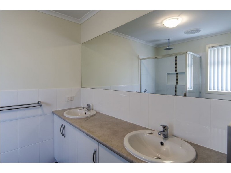 1 Finch Avenue, Old Reynella SA 5161