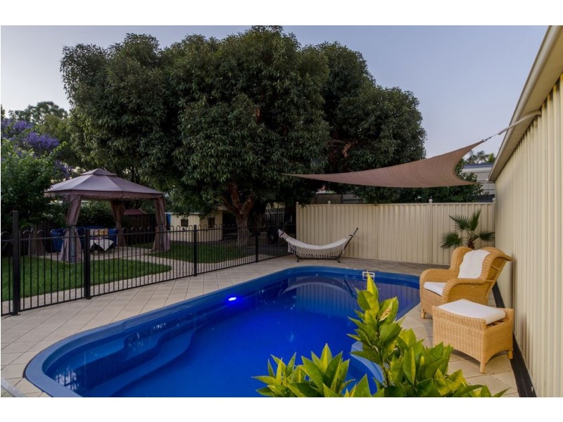 5 Equestrian Drive, Woodcroft SA 5162