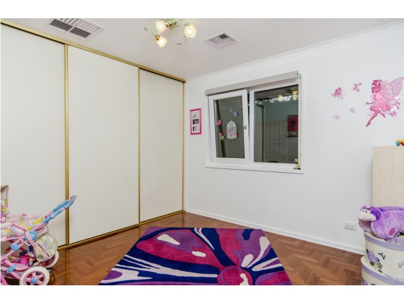 5 Equestrian Drive, Woodcroft SA 5162