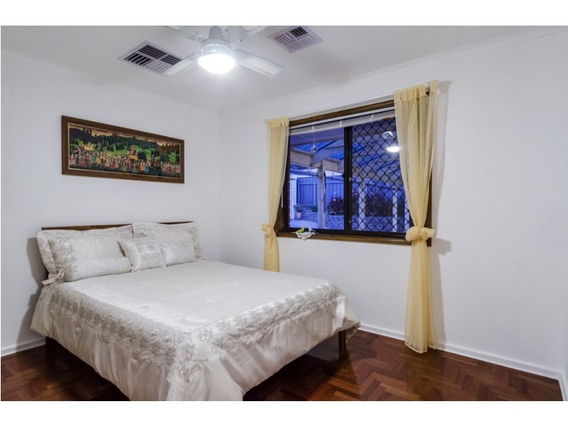 5 Equestrian Drive, Woodcroft SA 5162