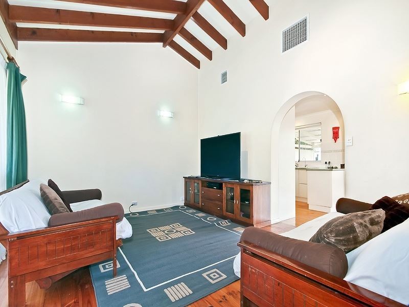 96 Brentwood Drive, Huntfield Heights SA 5163