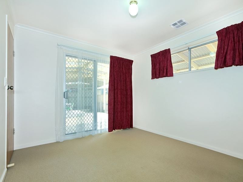 96 Brentwood Drive, Huntfield Heights SA 5163