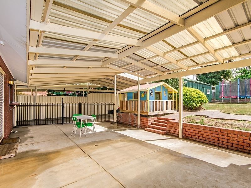 96 Brentwood Drive, Huntfield Heights SA 5163