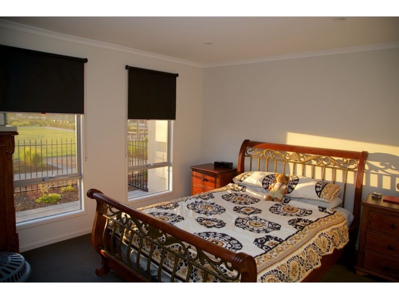 9 Shore Lane, Woodcroft SA 5162
