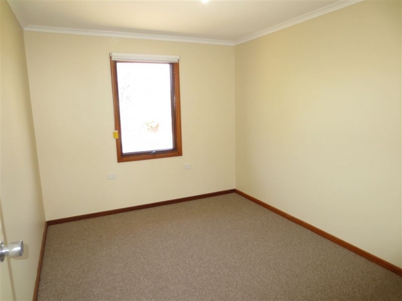 9 Birchenough Road, Huntfield Heights SA 5163