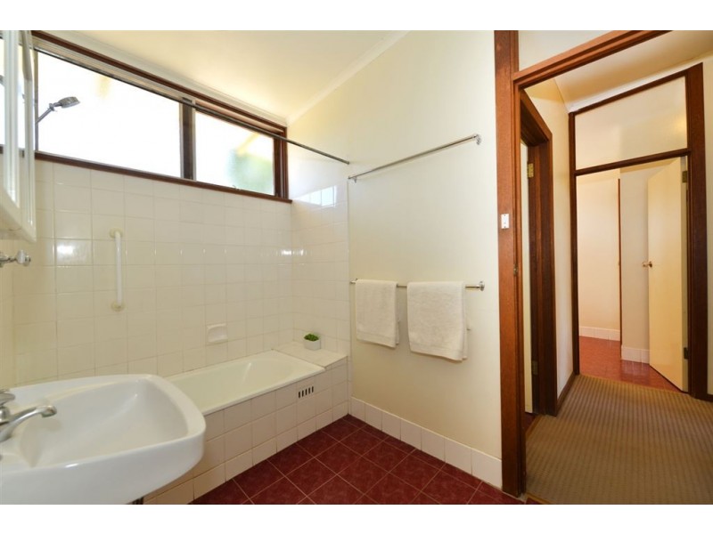 2 Ewers Avenue, Coromandel Valley SA 5051