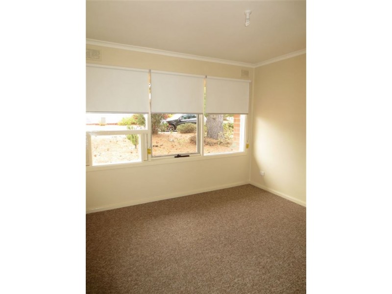 16 Andrew Street, Christie Downs SA 5164