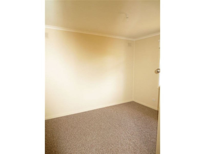 16 Andrew Street, Christie Downs SA 5164