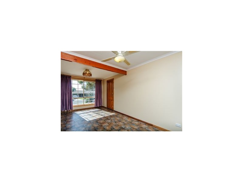 10 Frenshams Drive, Woodcroft SA 5162