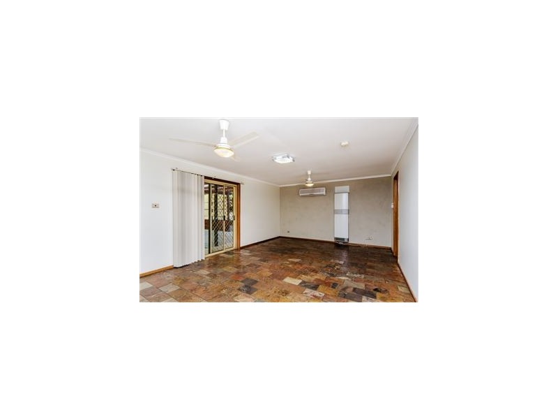 10 Frenshams Drive, Woodcroft SA 5162