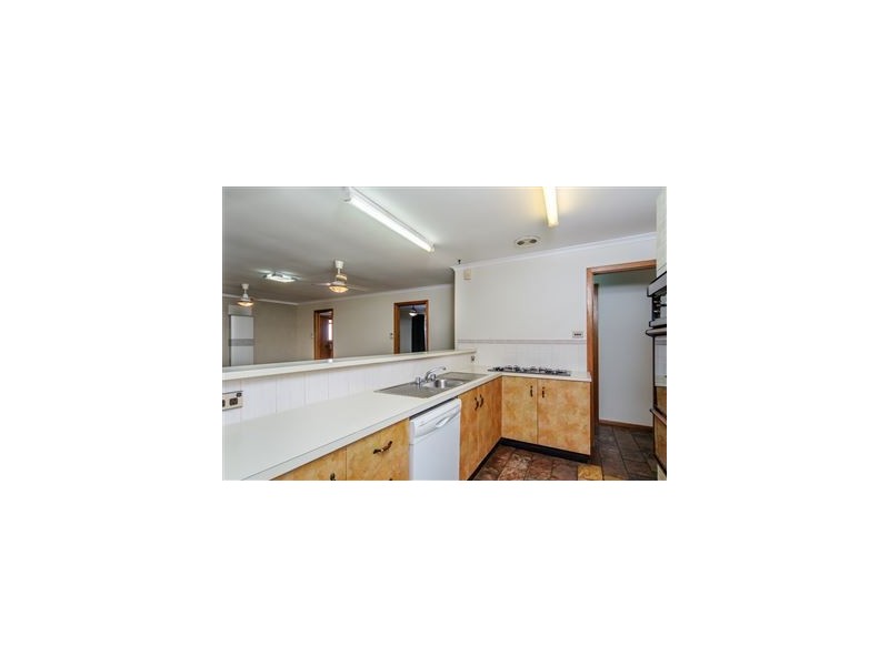 10 Frenshams Drive, Woodcroft SA 5162
