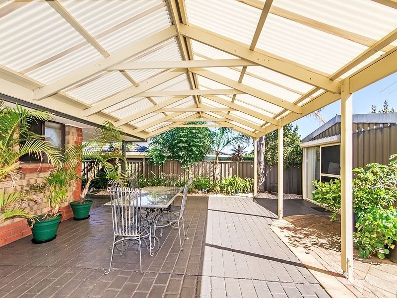 28 Derek Crescent, Morphett Vale SA 5162