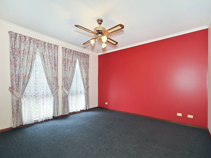 8 Farnsworth Drive, Morphett Vale SA 5162