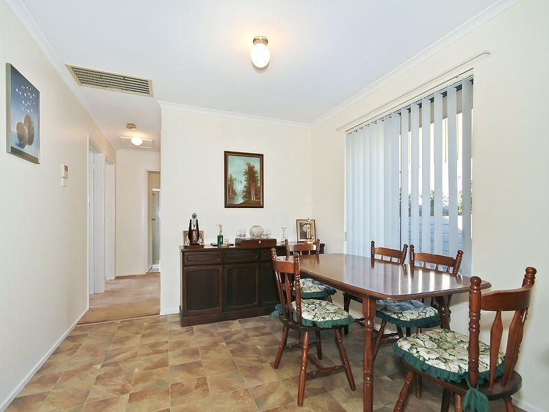 9/11 Ash Street, Aberfoyle Park SA 5159