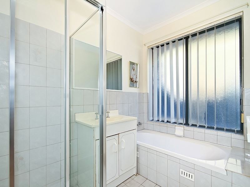 9/11 Ash Street, Aberfoyle Park SA 5159