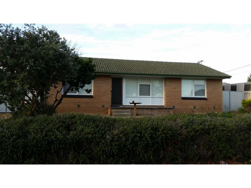 15 Andrew Street, Christie Downs SA 5164