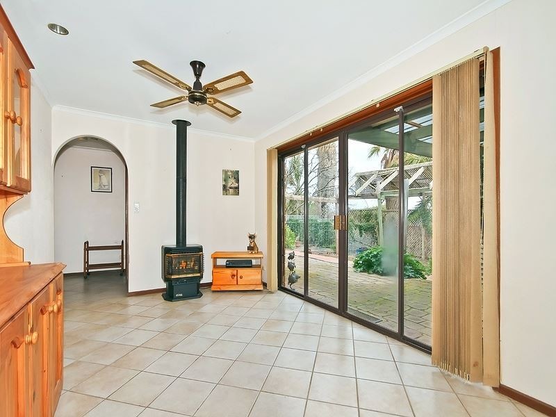 33 Kurnabinna Terrace, Hallett Cove SA 5158