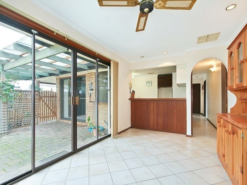 33 Kurnabinna Terrace, Hallett Cove SA 5158