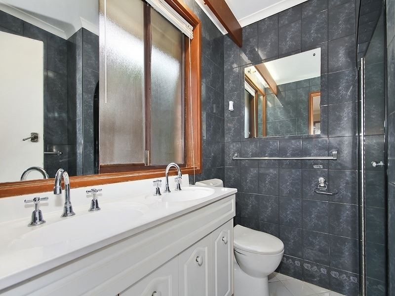 33 Kurnabinna Terrace, Hallett Cove SA 5158