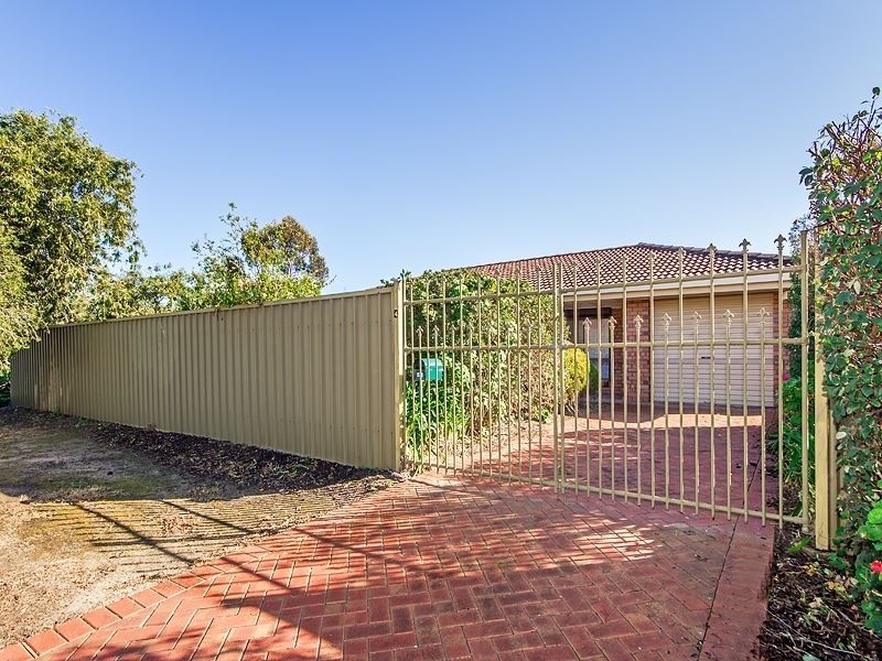4 Banks Road, Woodcroft SA 5162