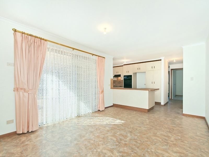 4 Banks Road, Woodcroft SA 5162