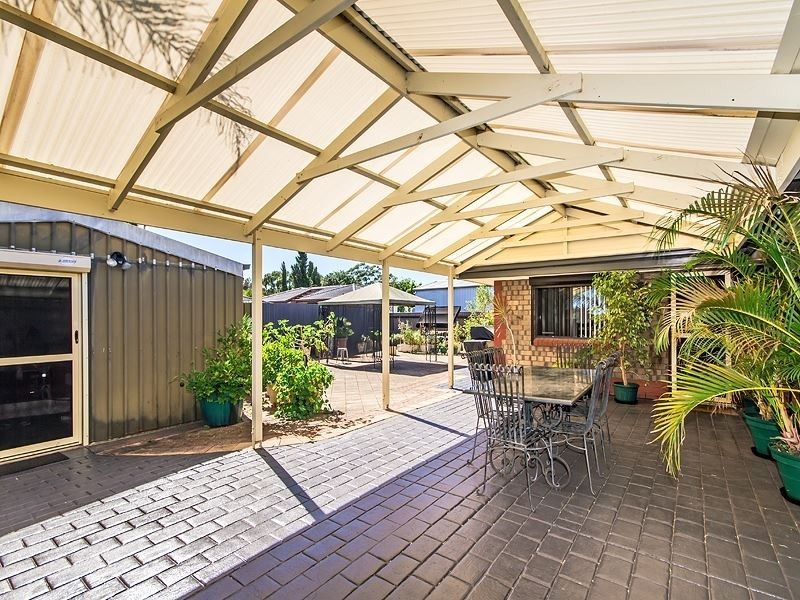 28 Derek Crescent, Morphett Vale SA 5162