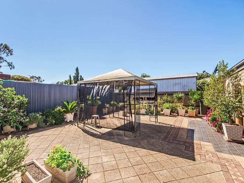 28 Derek Crescent, Morphett Vale SA 5162