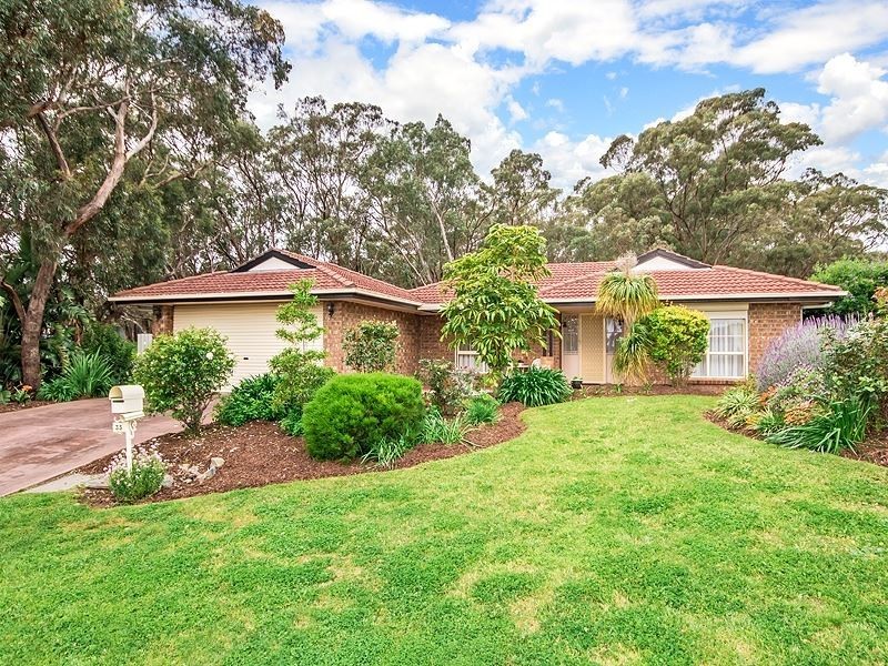 35 Horseshoe Drive, Woodcroft SA 5162