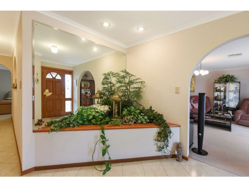 6 Valley View Drive, Mclaren Vale SA 5171