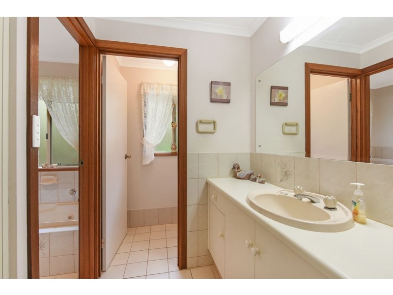 6 Valley View Drive, Mclaren Vale SA 5171