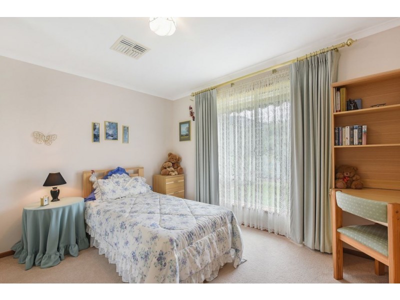 6 Valley View Drive, Mclaren Vale SA 5171