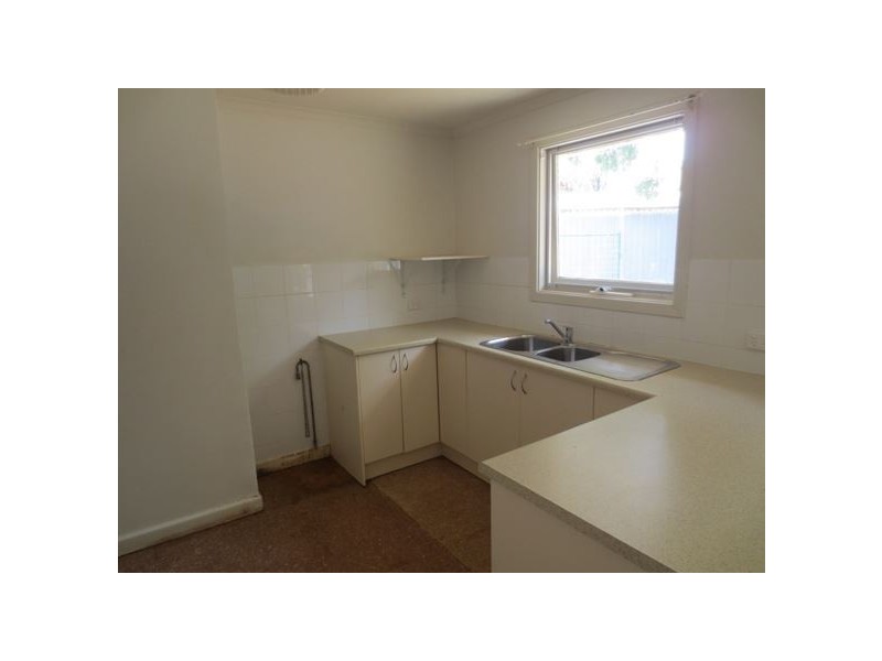 8 Eugene Crescent, Christie Downs SA 5164