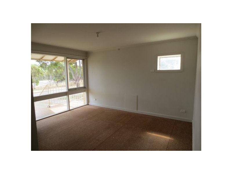 8 Eugene Crescent, Christie Downs SA 5164