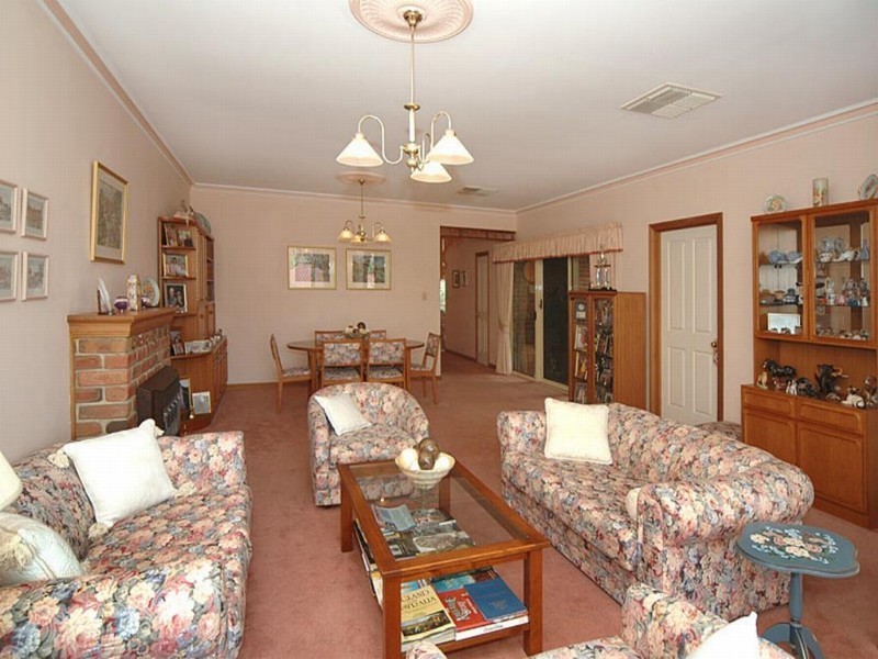 14 Cranbourne Drive, O’halloran Hill SA 5158