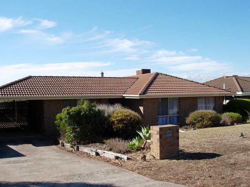19 Goodrington Way, Moana SA 5169