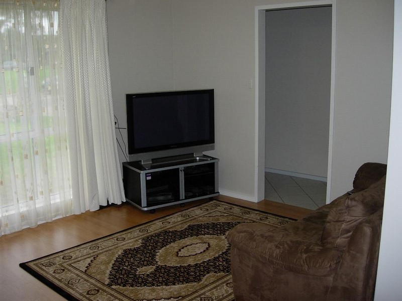 18 Coonawarra Close, Woodcroft SA 5162