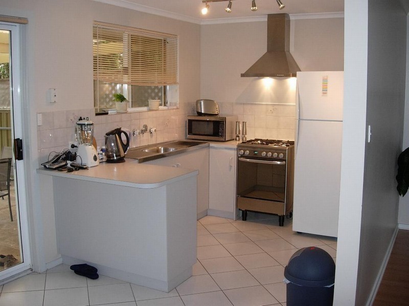 18 Coonawarra Close, Woodcroft SA 5162