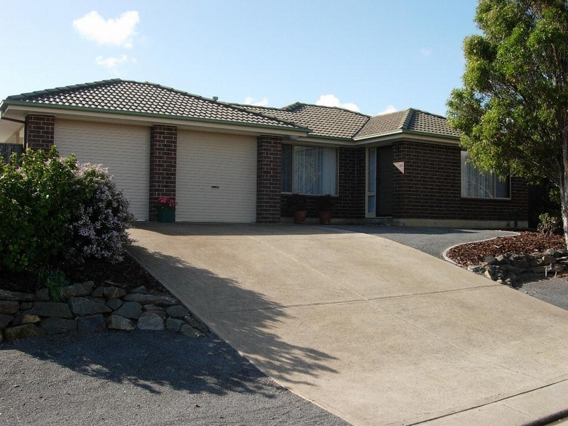 18 Diosma Drive, Morphett Vale SA 5162