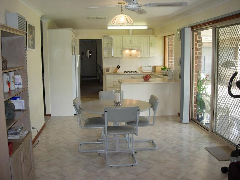 18 Diosma Drive, Morphett Vale SA 5162